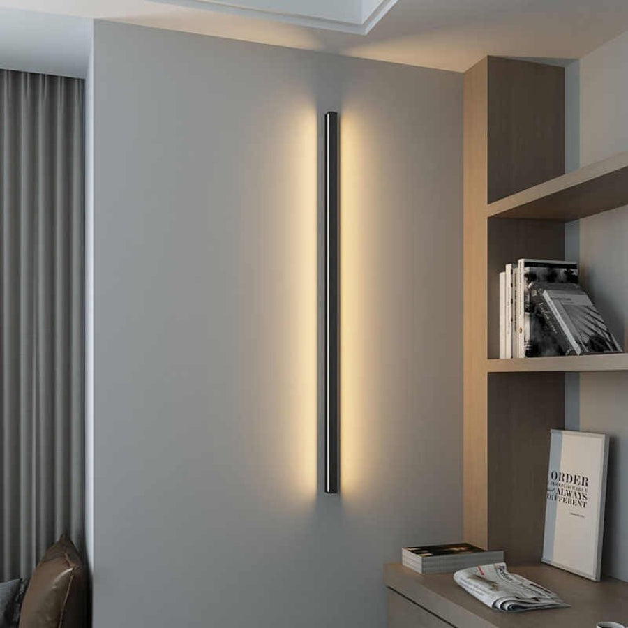 Minimalist wall lamp