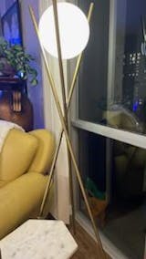 Solstice Modern floor lamp (gold/black)